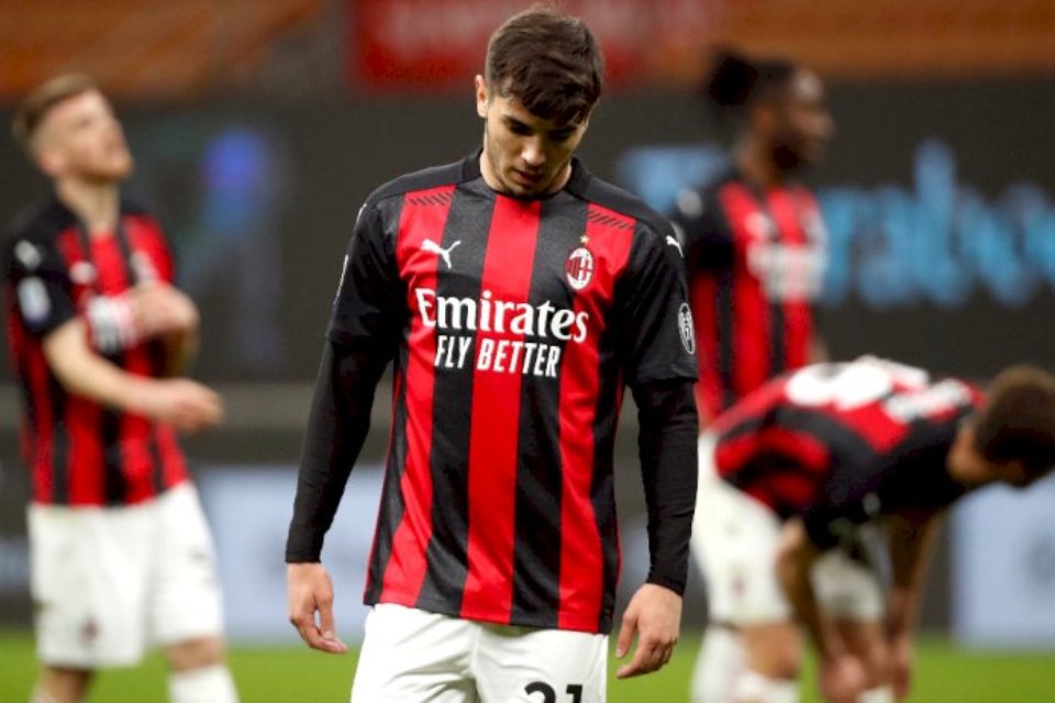 Kalah Atas Napoli, Pioli: Ini Sudah Penampilan Terbaik AC Milan