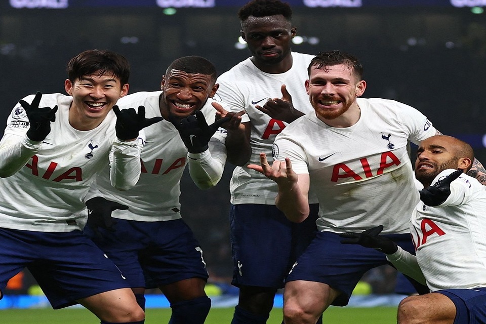 Sumber: twitter.com/SpursOfficial