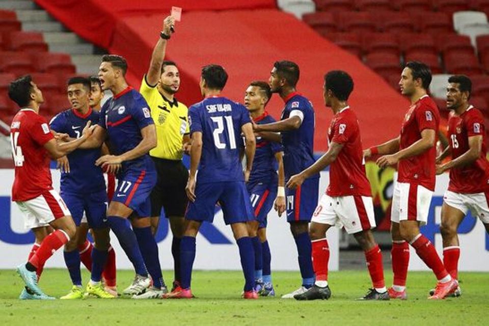 Indonesia vs Singapura: Kontroversi Tiga Kartu Merah, Pelatih Singapura Enggan Protes