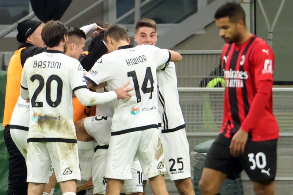 Sudah Ditunggu Inter dan Juventus, AC Milan Dilarang Terpuruk