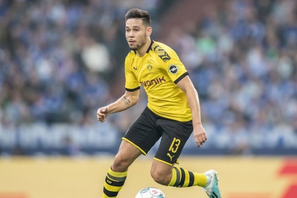 Bek Kiri Borussia Dortmund Diragukan Tampil Dalam Laga Kontra SC Freiburg