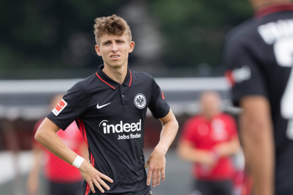 Eintracht Frankfurt Tambah Dua Kasus Baru, Salah Satunya Pemain Kunci Ini!