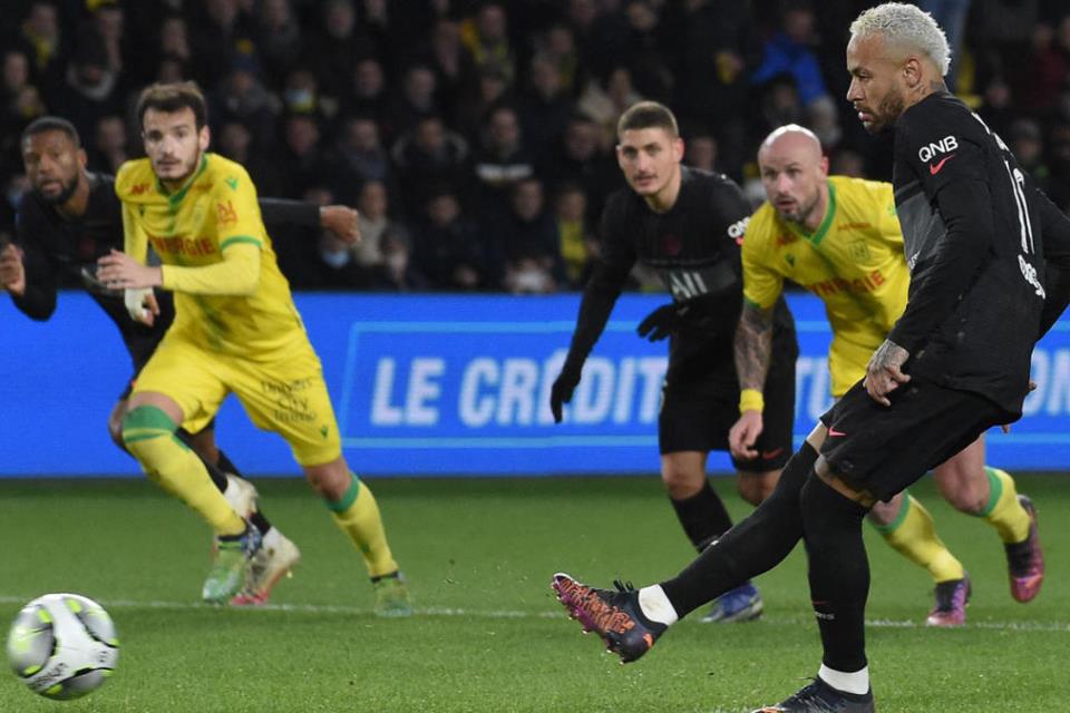 Gagal Penalti, Neymar Senasib Sepenanggungan Dengan Messi