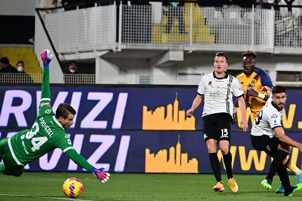 Gol Penalti Tammy Abraham Jadi Kunci Kemenangan Roma vs Spezia
