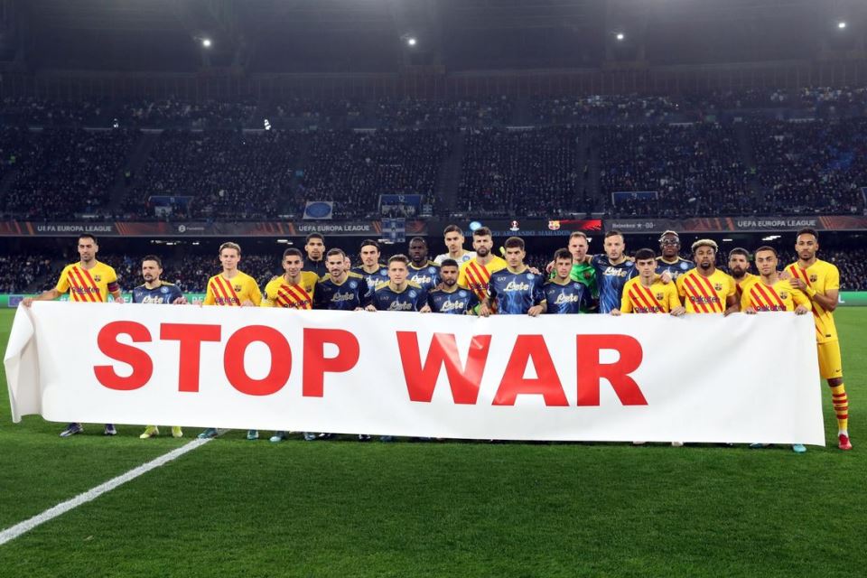 Bintang Barcelona dan Napoli Minta Rusia Hentikan Serangan ke Ukraina