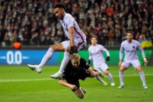 Lima Alasan Eintracht Frankfurt Bisa Mengalahkan Barcelona