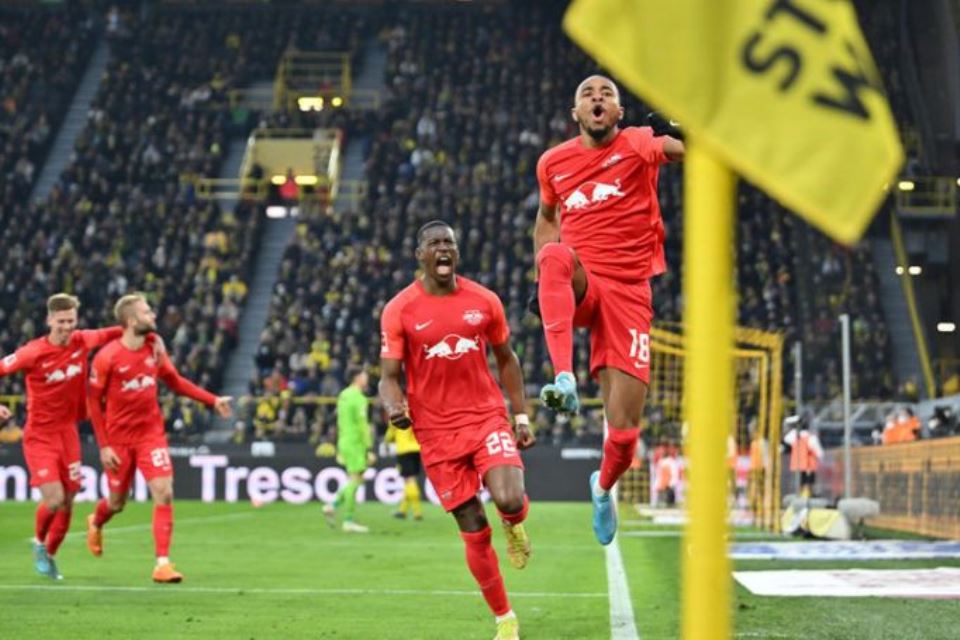 Bungkam Borussia Dortmund, Tedesco: Harusnya Kami Bisa Cetak Lebih Banyak Gol