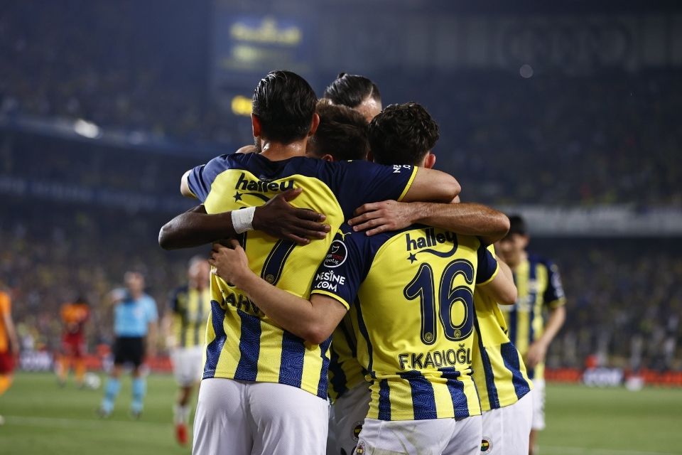 Miha Zajc dan Serdar Dursun Bawa Fenerbache Raih Kemenangan atas Galatasaray
