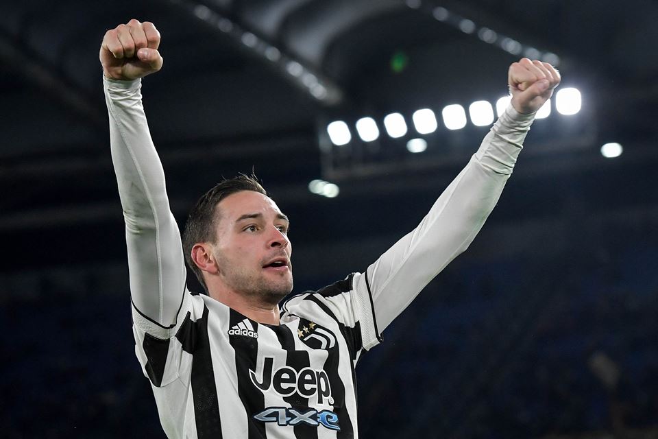 Bakal Turunkan Gaji, Fullback Juventus Siap Teken Kontrak Baru