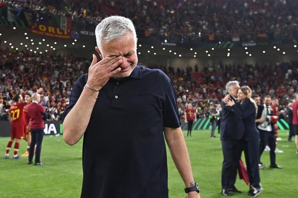 Bukti Mourinho Belum Habis! AS Roma yang 'Dikutuk' Bisa Juara