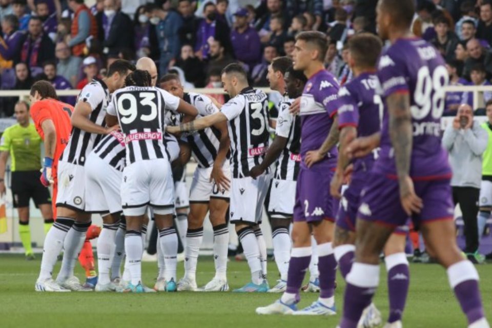 Ditunggu AC Milan, Fiorentina Harus Lekas Move On Pasca Dibantai Udinese