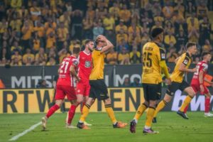 Hancurkan Dynamo Dresden, FC Kaiserslautern Kembali ke 2.Bundesliga