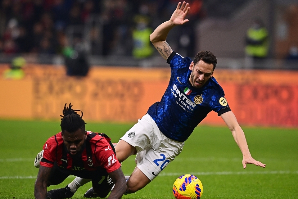 Momen Terpahit Calhanoglu di Inter Milan; Dikalahkan AC Milan