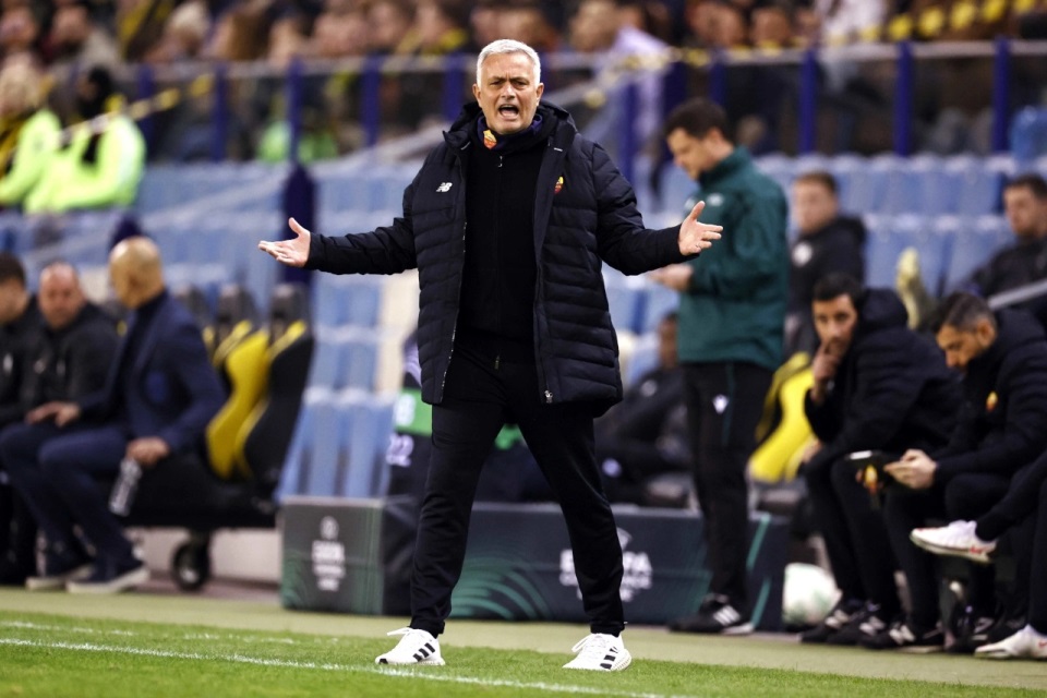 Mourinho; Percuma Wasit dan Official VAR disanksi, Poin Roma Sudah Hilang