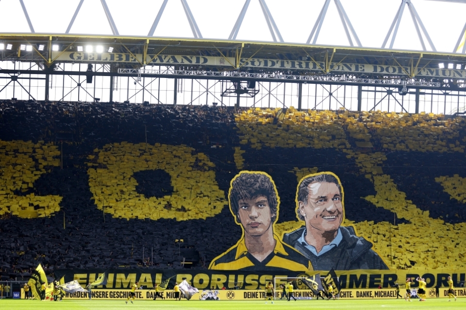 Mengharukan! Borussia Dortmund Lepas Michael Zorc dan Delapan Pemainnya