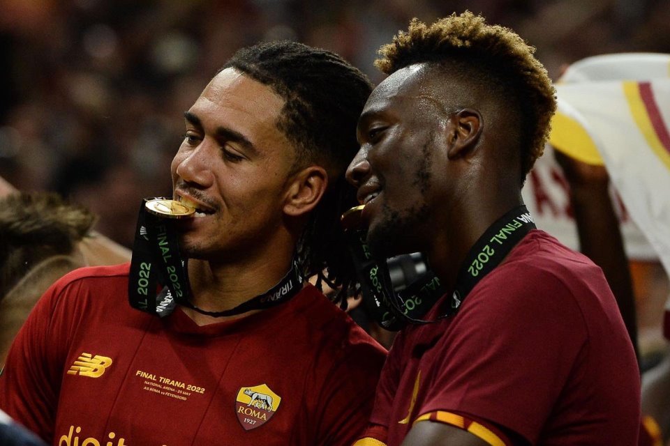 Sindir Man United, Smalling Bertahun-Tahun Tak Juara, Di Roma Bisa Angkat Trofi