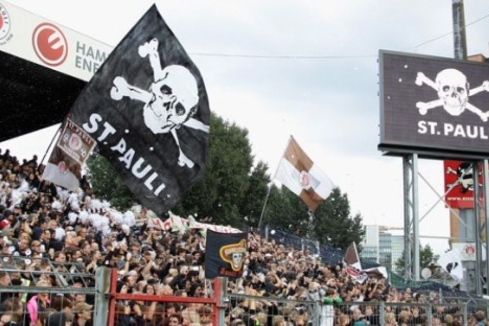 Krisis Finansial, Fans St. Pauli Sumbangkan 1 Juta Euro Untuk Klubnya