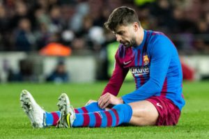 Tak Mau Gajinya Dipotong, Pique Pilih Tinggalkan Barcelona?