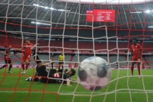 Bayern Munich Memang Kuat, Tapi Ballack Ingin Bundesliga Lebih Menyenangkan