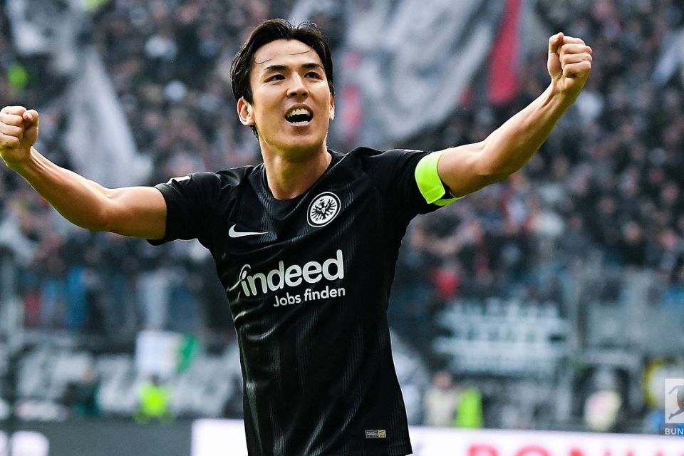Pemain Tertua Eintracht Frankfurt Akhirnya Bermain di Liga Champions