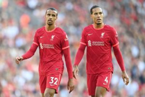 Siapapun yang Main, Para Bek Liverpool Selalu Kompak