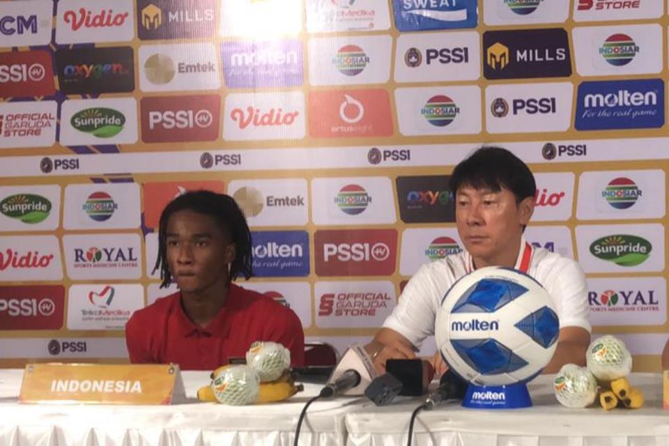 Shin Tae-Yong & Ronaldo Kwateh