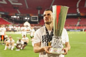 Tidak Ada Kata 'Romantis' Antara Eintracht Frankfurt dan Filip Kostic