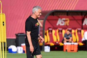 Mourinho Pesimis Dengan Kans Juara AS Roma