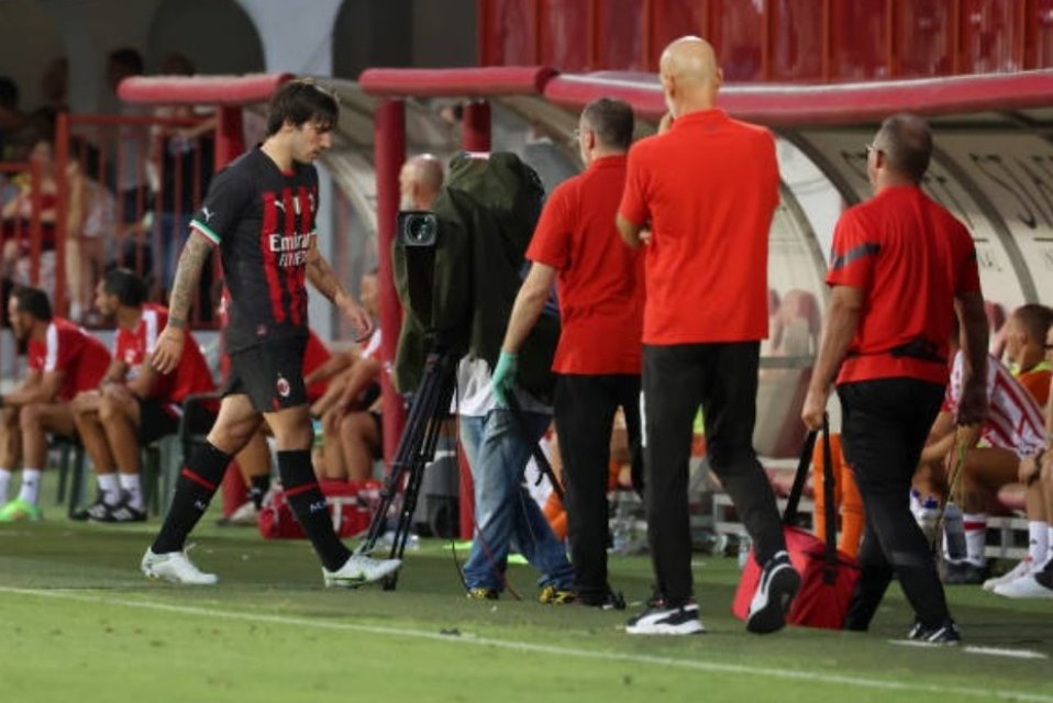 Bintangnya Cedera, AC Milan Langung Kejar Tiga Nama Baru, Siapa Saja?
