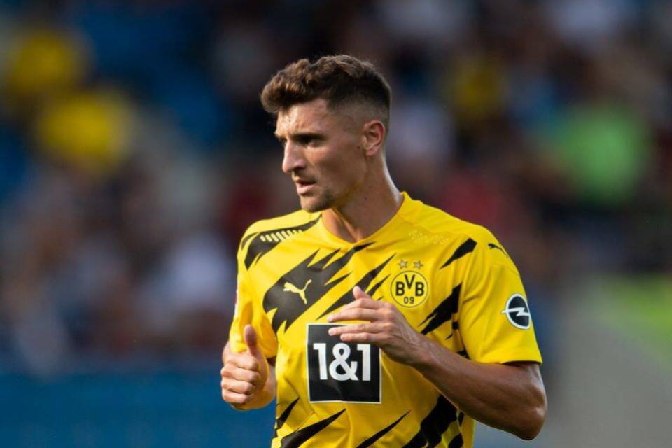 Incar Thomas Meunier, Segini Harga yang Ditawarkan Barcelona ke Borussia Dortmund