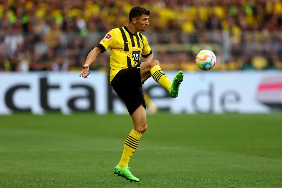 Barcelona Siap Serahkan Pemain Tak Terpakainya untuk Pilar Borussia Dortmund