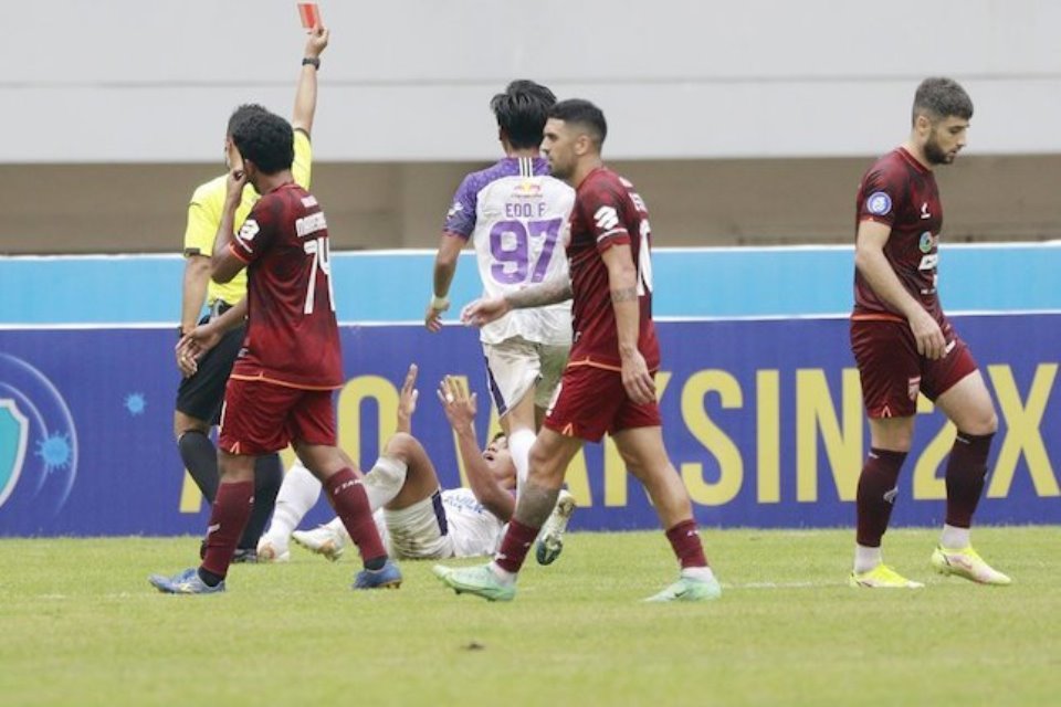 Dramatis! Persita Tahan Imbang Borneo FC 2-2