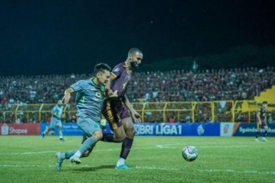 PSM Makassar Gilas Persebaya 3 Gol Tanpa Balas