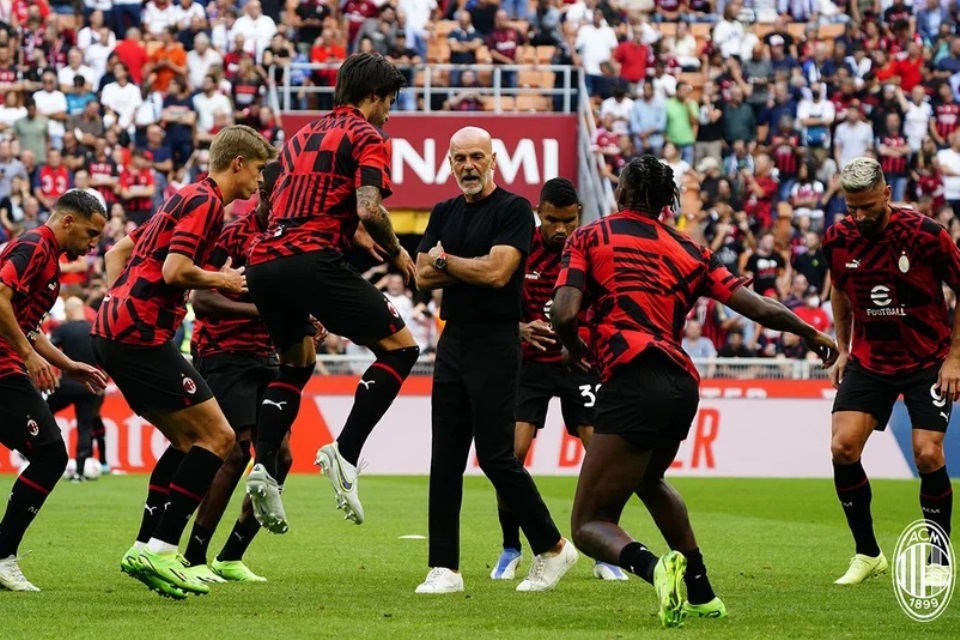 Strategi Garis Pertahanan Rendah Kunci AC Milan Tumbangkan Inter Milan