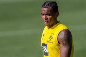 Dianggap Tidak Menghargai, Direktur Olahraga Dortmund 'Serang Balik' Akanji