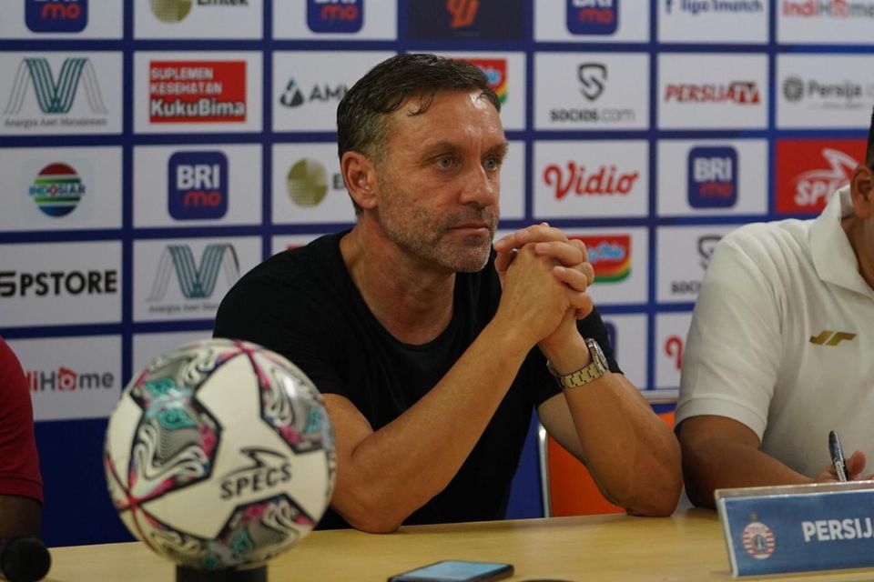 Lawan Persib, Pelatih Persija Berharap Timnya Bisa Selamat dari GBLA