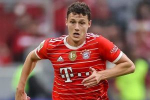 Semakin Terpinggirkan, Benjamin Pavard Siap Meninggalkan Bayern Munich