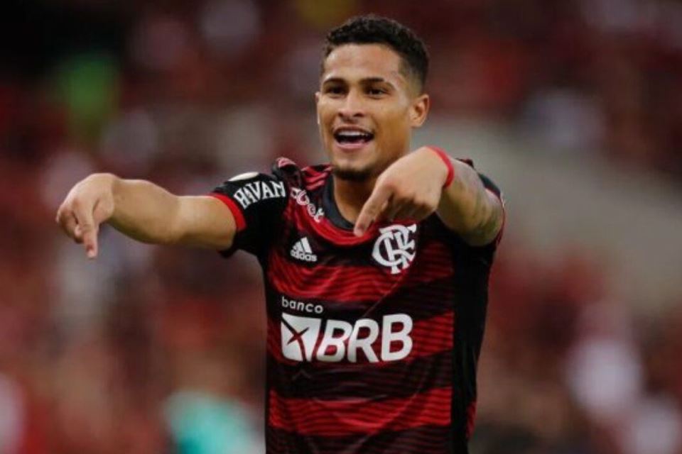 Lyon Segera Bajak Pilar Flamengo yang Tengah Dipantau Wolves, Siapa?