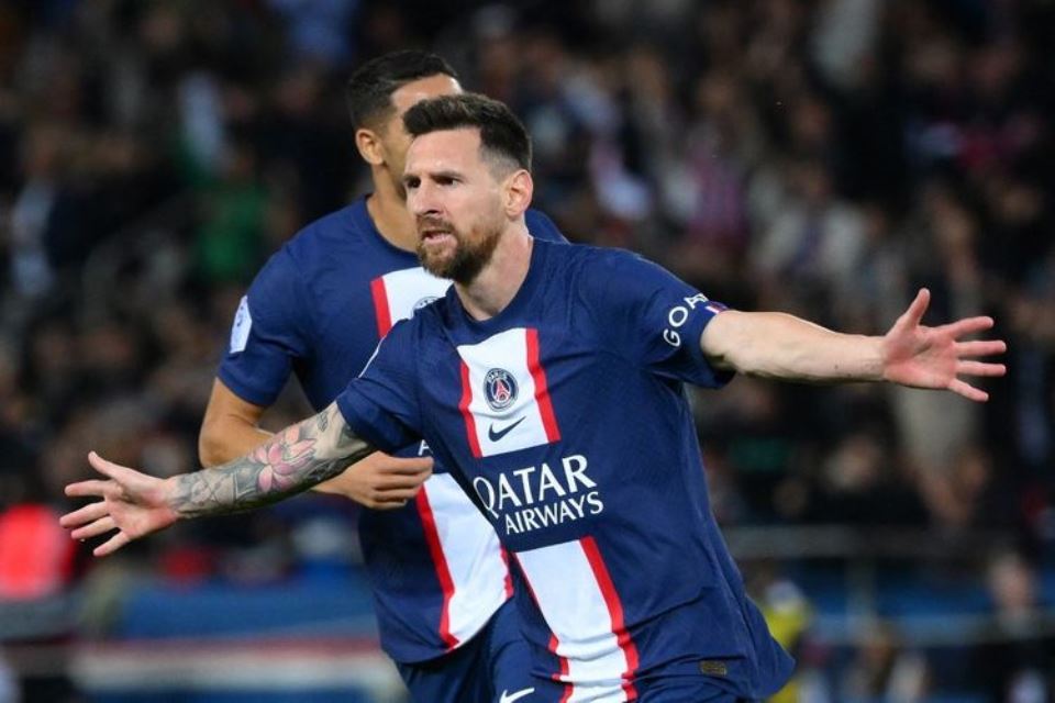 Xavi Minta Media Berhenti Kaitkan Messi dengan Barcelona