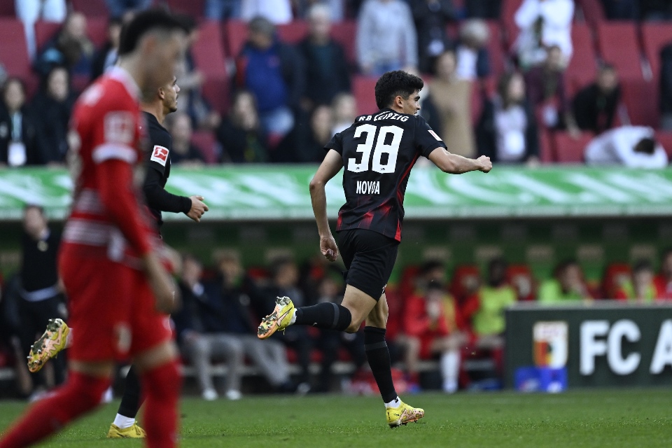 Sempat Tertinggal 3 Gol, RB Leipzig Tahan Imbang Augsburg 3-3