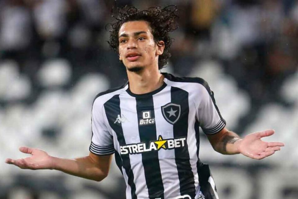 Diincar Real Madrid, Bintang Muda Brazil Ini Justru Tanda Tangan Kontrak Baru dengan Botafogo