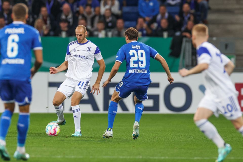 Dibantai Hoffenheim 5-1, Schalke 04 Siap Berpisah dengan Frank Kramer