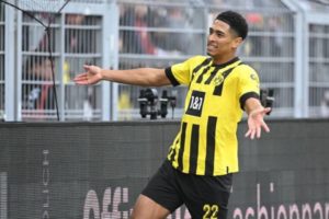 Borussia Dortmund Bantai VfB Stuttgart Lima Gol Tanpa Balas