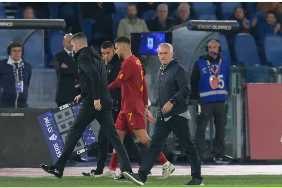 AS Roma Kalah Dalam Derby Della Capitale, Mourinho: Coba Dybala Main