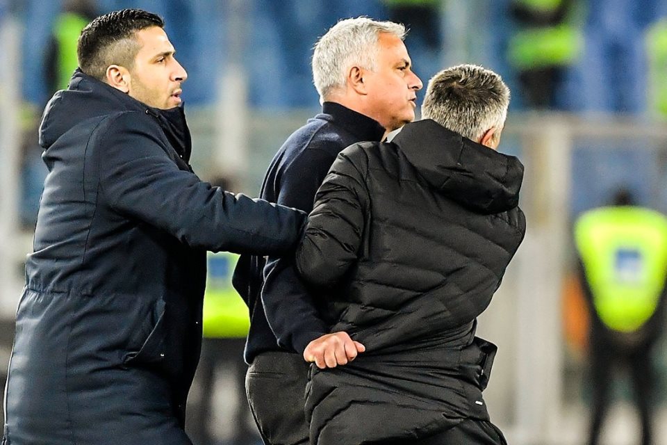 AS Roma vs Torino Wasit Sudah Tepat Beri Mourinho Kartu Merah