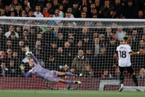 Caoimhin Kelleher si Raja Adu Penalti di Liverpool