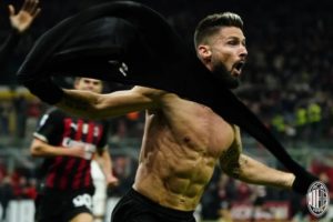 Giroud Bikin Gol Cantik, Rayakan Dengan Berapi-api Akhirnya Dikartu Merah