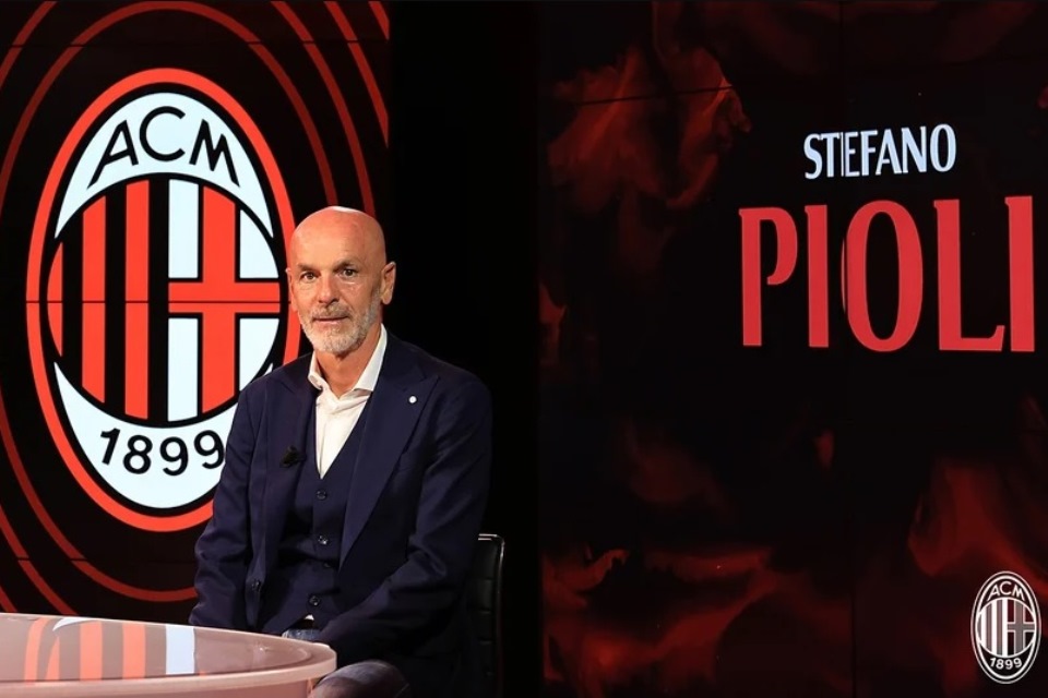 Teken Kontrak Baru, Pioli Latih AC Milan Sampai 2025