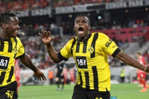 Dilirik Banyak Klub, Dortmund: Youssoufa Moukoko Tidak Akan Kami Jual!