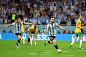 Duet Messi-Julian Alvarez Lebih Oke Untuk Bongkar Pertahanan Rapat Belanda